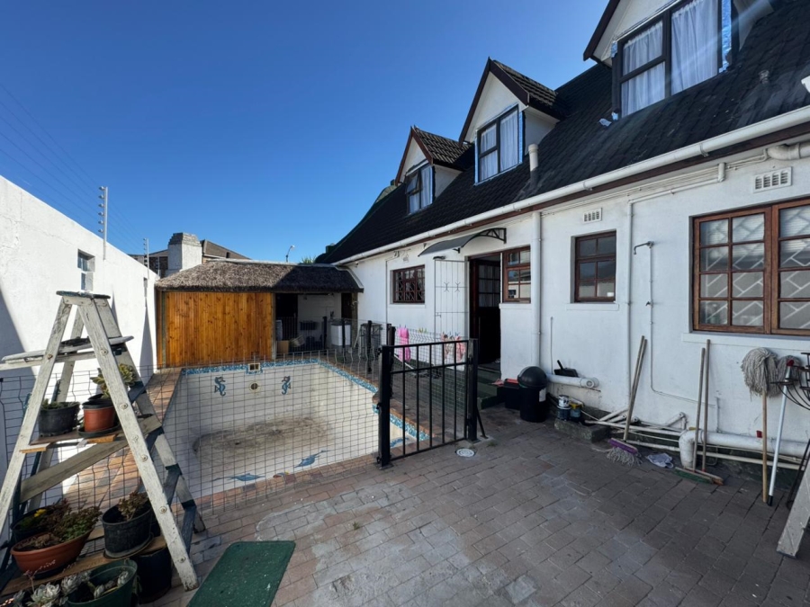9 Bedroom Property for Sale in Belhar Western Cape